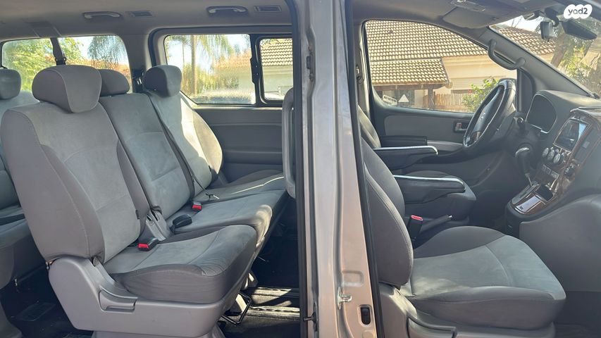 יונדאי H-1 / i800