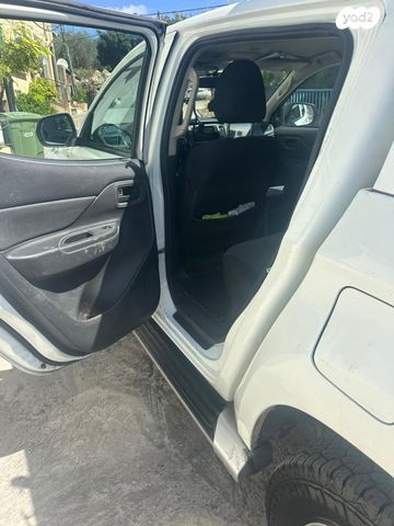 מיצובישי טרייטון / L200