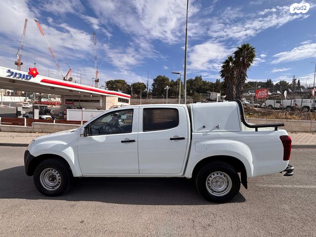 איסוזו די-מקס