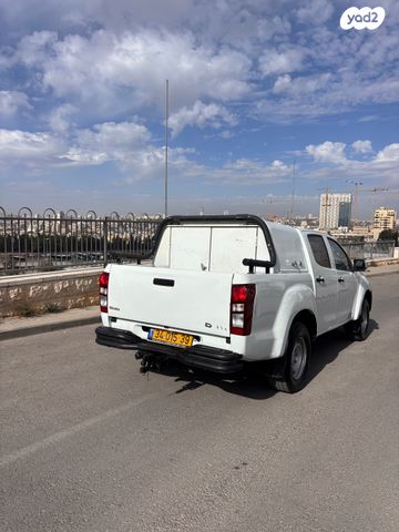 איסוזו די-מקס