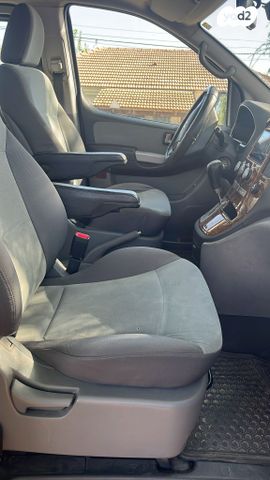 יונדאי H-1 / i800