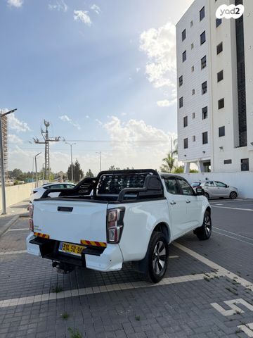 איסוזו די-מקס