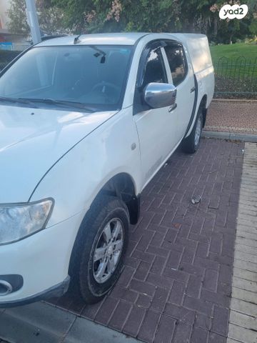 מיצובישי טרייטון / L200