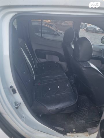 מיצובישי טרייטון / L200