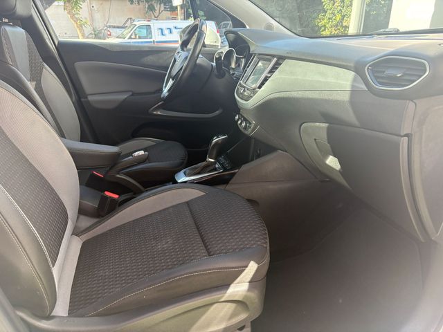 אופל קרוסלנד X