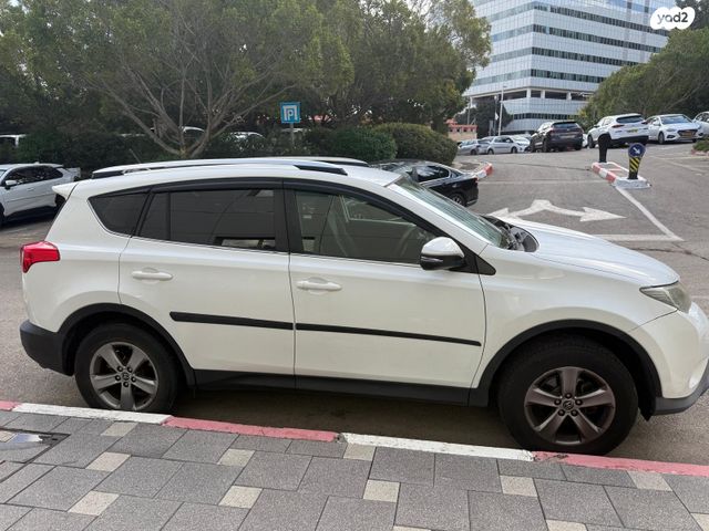 טויוטה RAV4