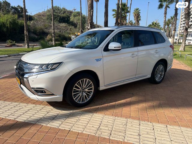 מיצובישי אאוטלנדר