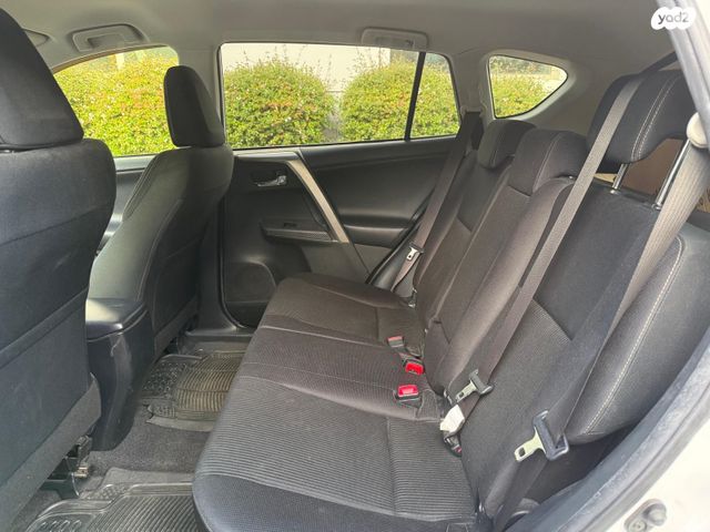 טויוטה RAV4
