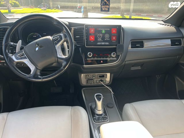 מיצובישי אאוטלנדר