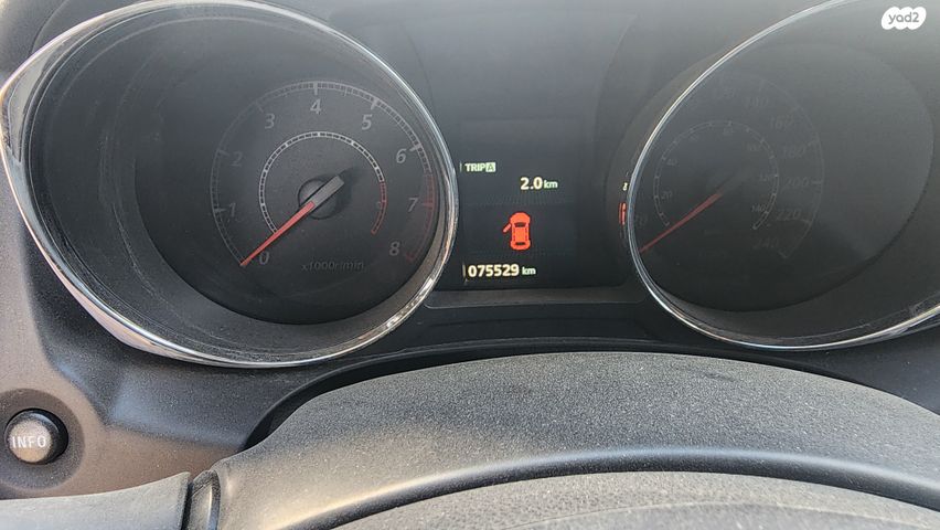 מודעת רכב מיצובישי ASX