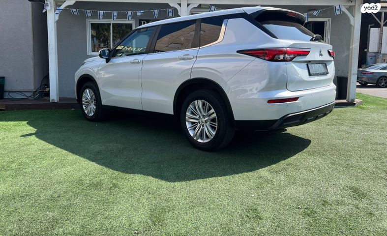 מיצובישי אאוטלנדר