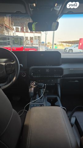 טויוטה לנד קרוזר