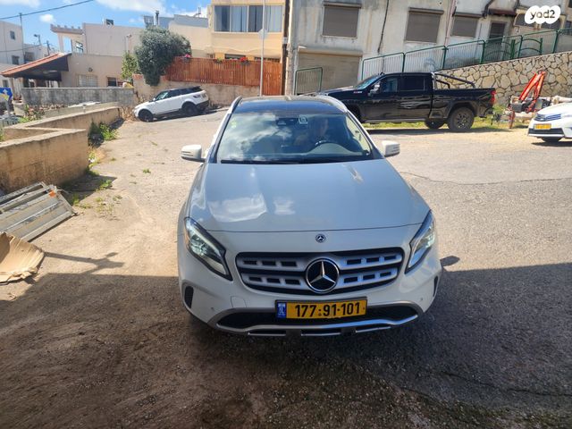 מודעת רכב מרצדס-בנץ GLA