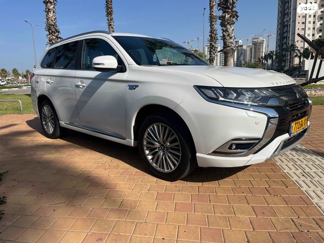 מיצובישי אאוטלנדר