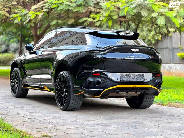 אסטון מרטין DBX