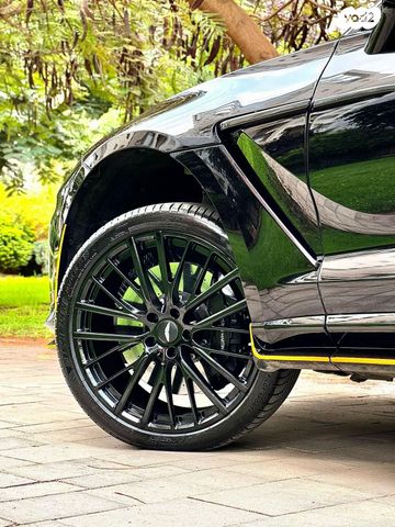 אסטון מרטין DBX