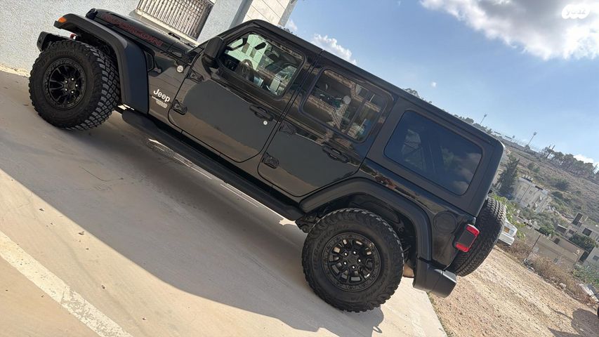 מודעת רכב ג'יפ רנגלר