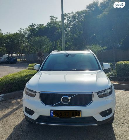 מודעת רכב וולוו XC40