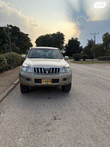 טויוטה לנד קרוזר