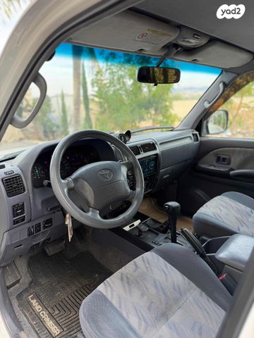 טויוטה לנד קרוזר