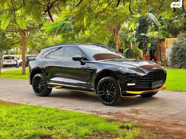 אסטון מרטין DBX