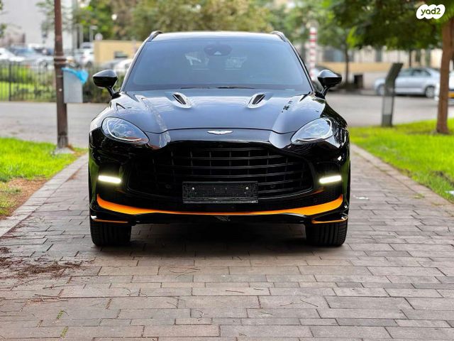 מודעת רכב אסטון מרטין DBX