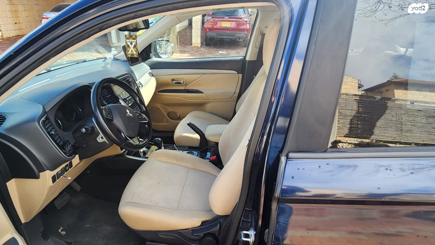 מיצובישי אאוטלנדר