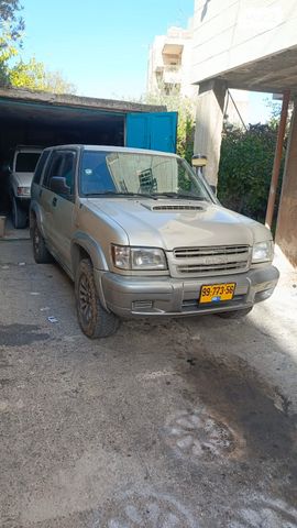 מודעת רכב איסוזו טרופר