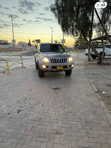 טויוטה לנד קרוזר