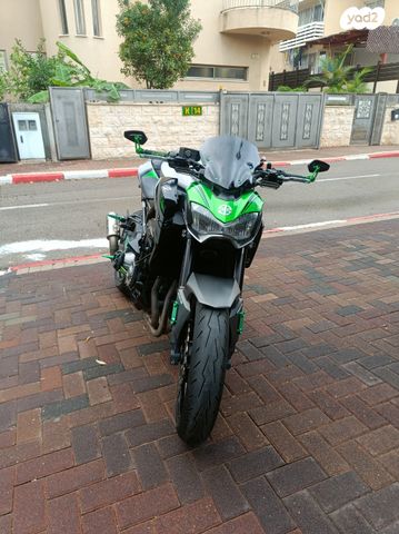 קאוואסאקי Z900