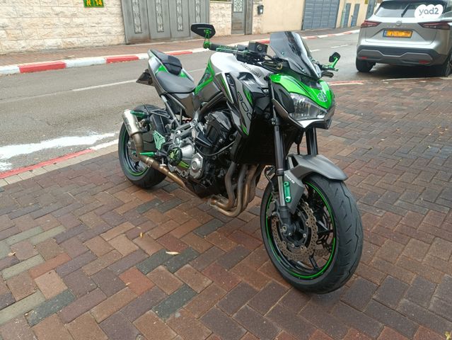 קאוואסאקי Z900