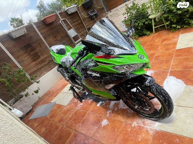 קאוואסאקי נינג'ה 400
