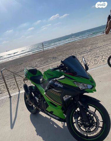 קאוואסאקי נינג'ה 400