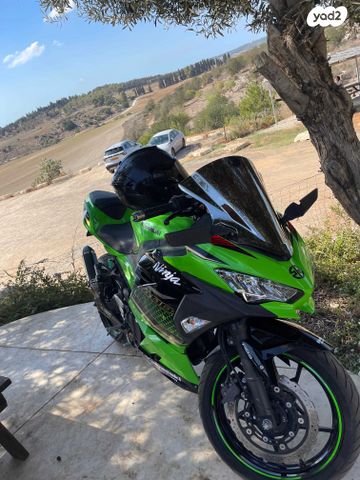 קאוואסאקי נינג'ה 400