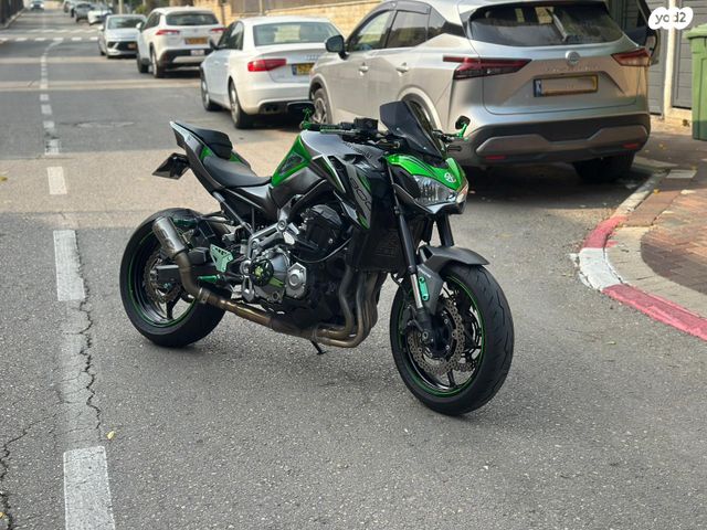 קאוואסאקי Z900