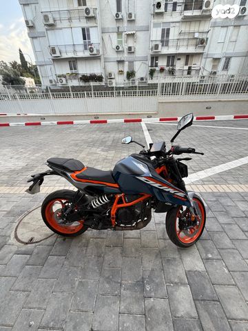 KTM Naked Duke 390