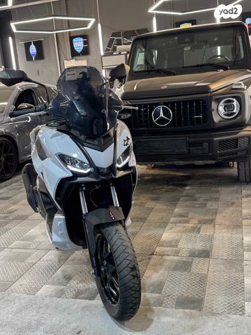 אפריליה SR GT 200