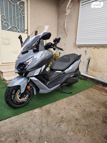 סאן יאנג קרוזים 300