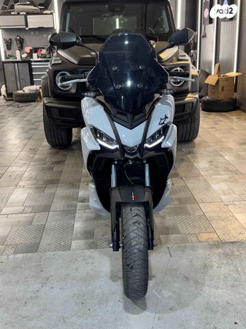 אפריליה SR GT 200