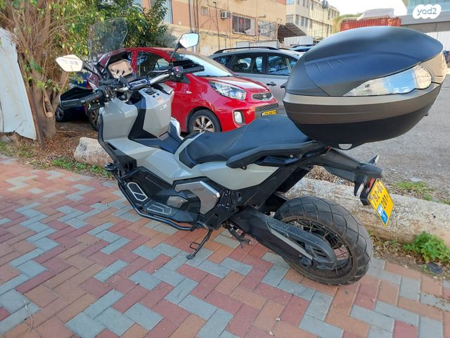 הונדה X-ADV750
