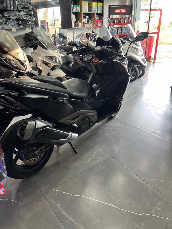 מודעת רכב קימקו AK 550