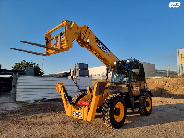 מודעת רכב מעמיס טלסקופי