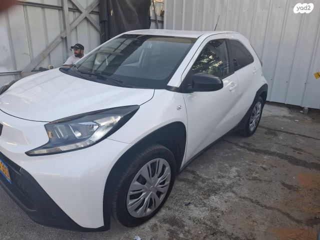 טויוטה אייגו X