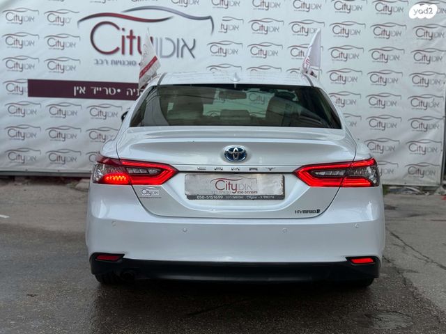 טויוטה קאמרי