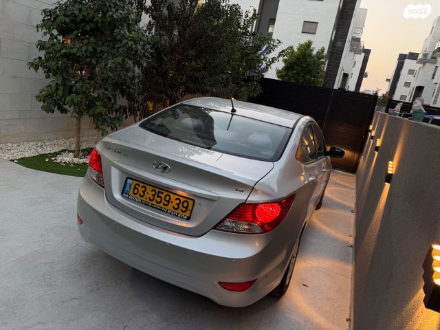 יונדאי אקסנט i25