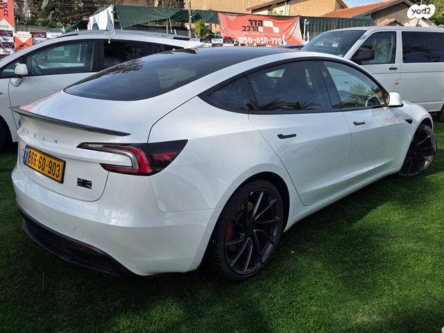 מודעת רכב טסלה מודל 3