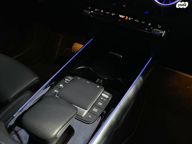 מרצדס-בנץ EQA