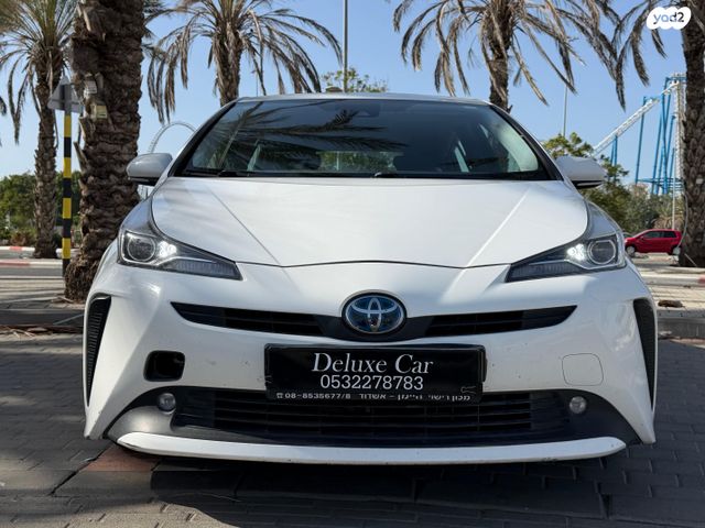 טויוטה פריוס