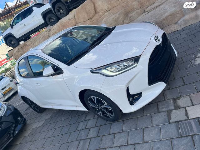 טויוטה יאריס