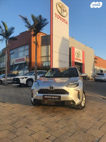 מודעת רכב טויוטה יאריס קרוס